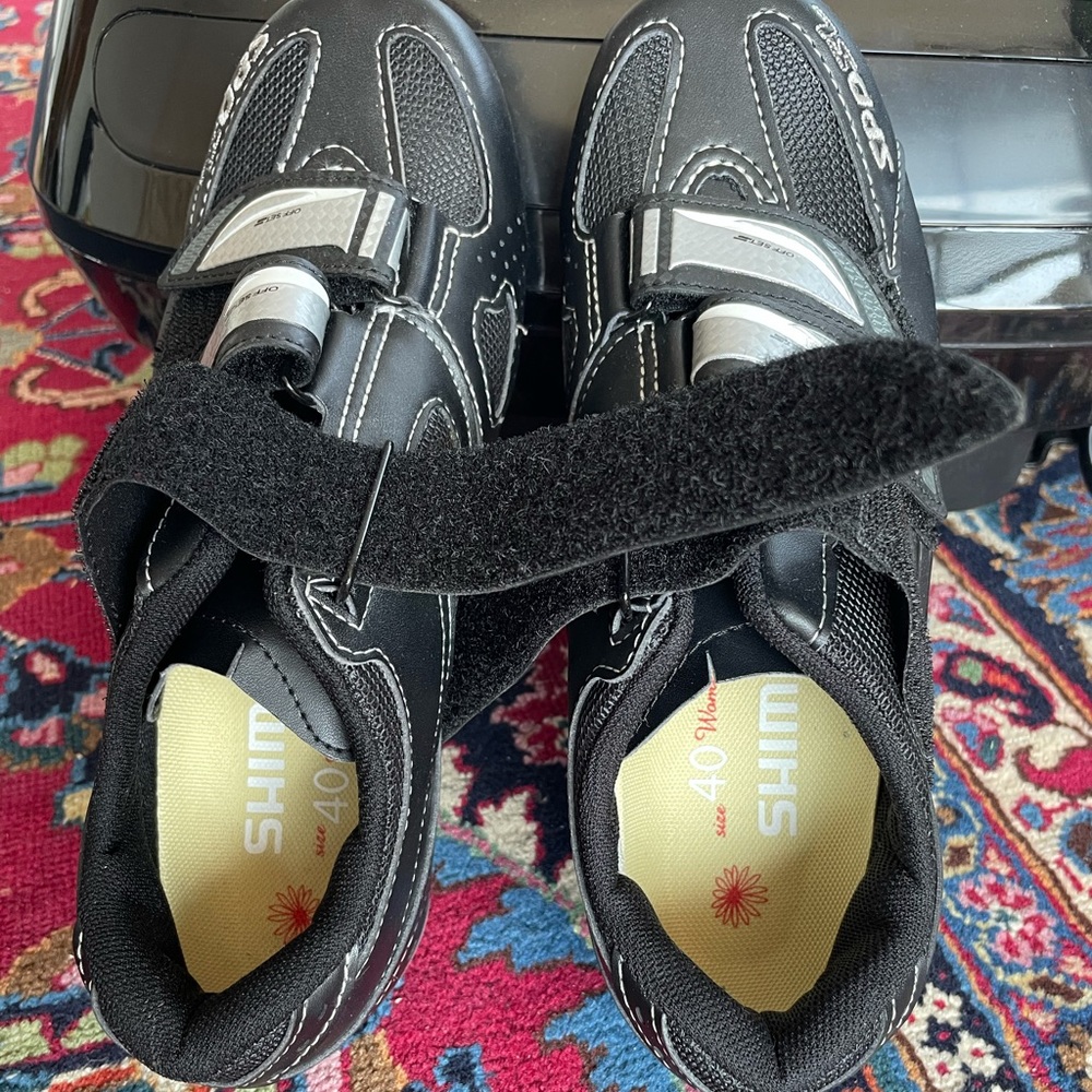 Shimano Women’s Cycling Shoes Size 40(7.8)like new
